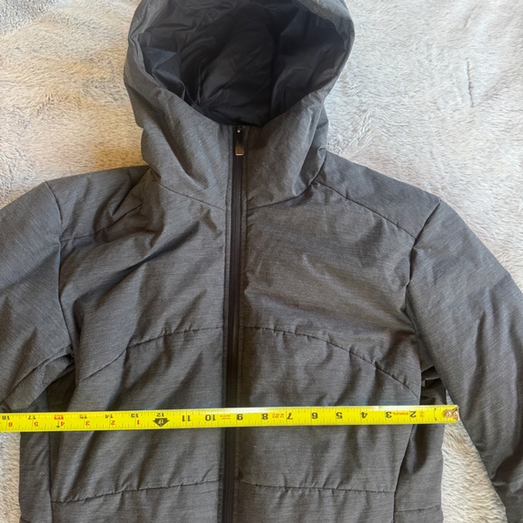 EUC Women’s Arcteryx mid-length - Picture 6 of 7